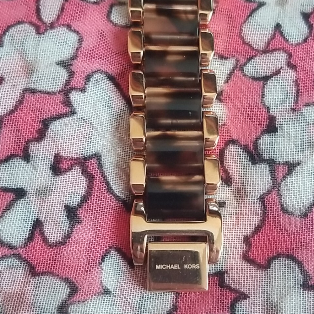 Barely Worn Michael Kors Mk Tortoise Shell Watch! - image 4